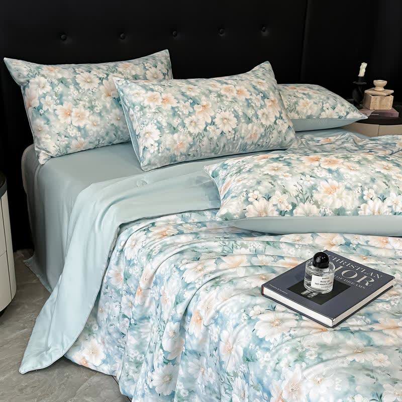 Silky Watercolor Flower Print Natural Quilt