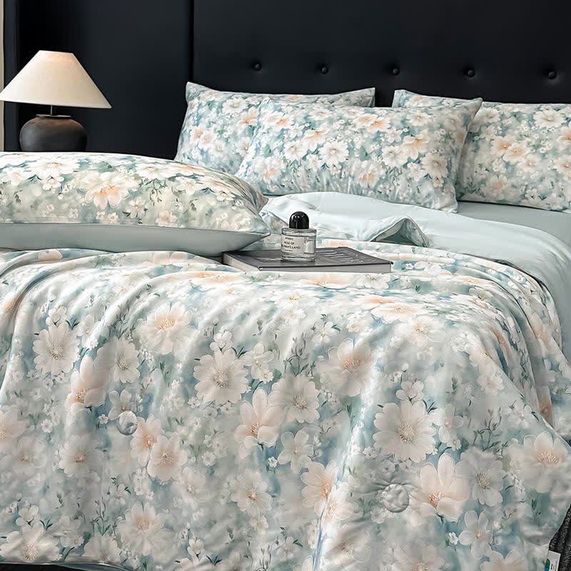 Silky Watercolor Flower Print Natural Quilt