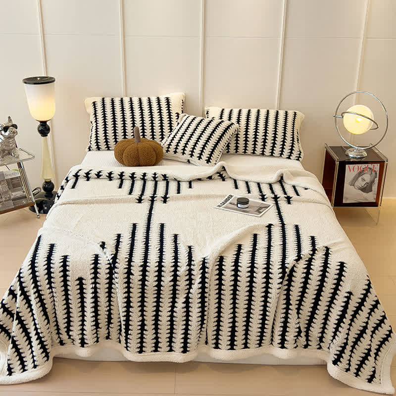 Geometric Print Jacquard Throw Blanket