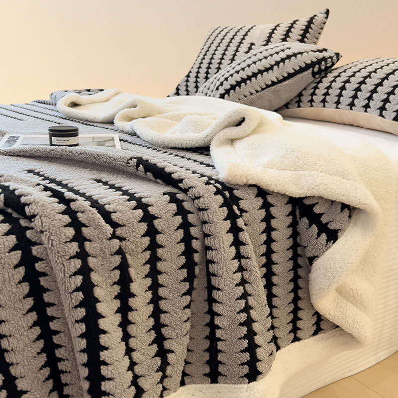 Geometric Print Jacquard Throw Blanket
