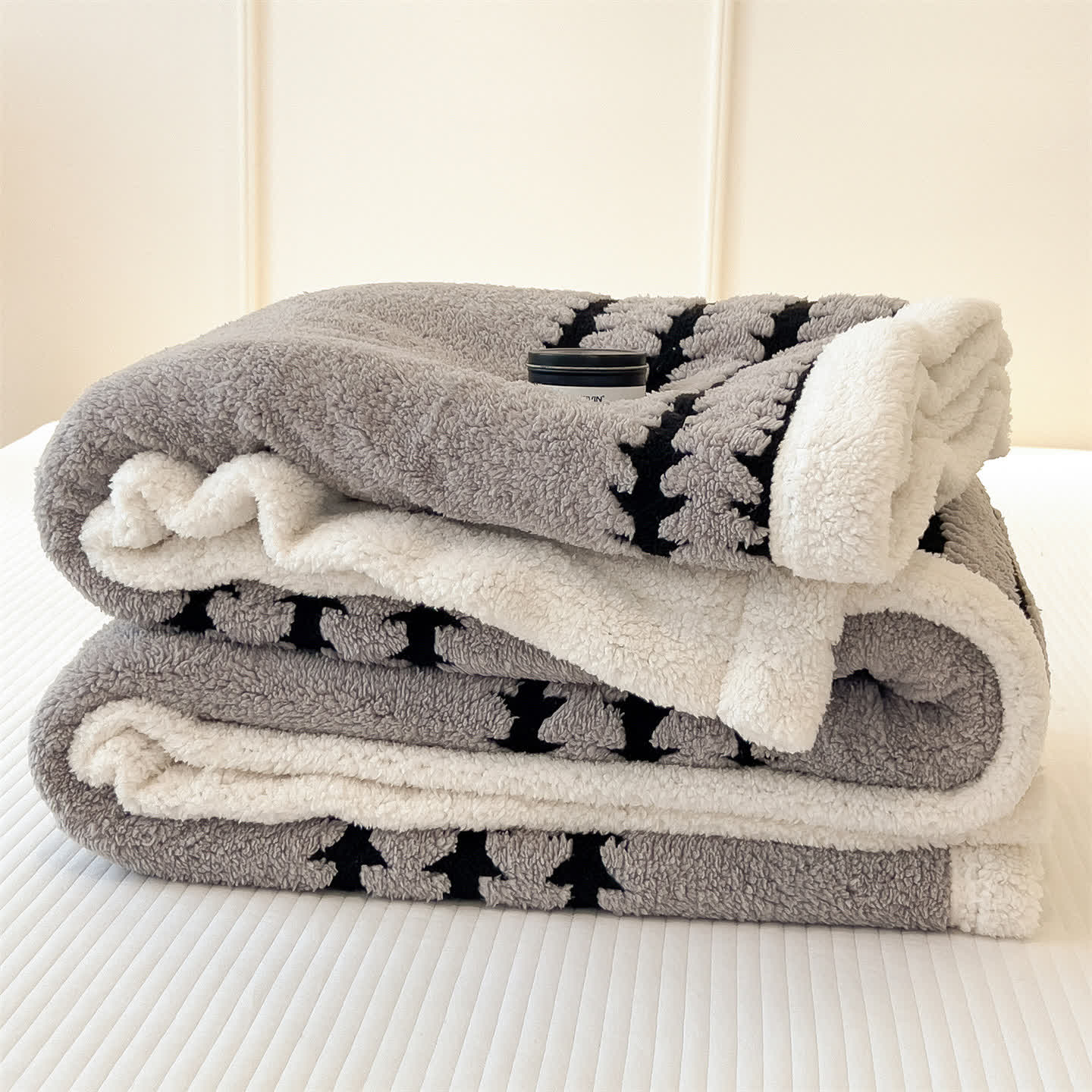 Geometric Print Jacquard Throw Blanket