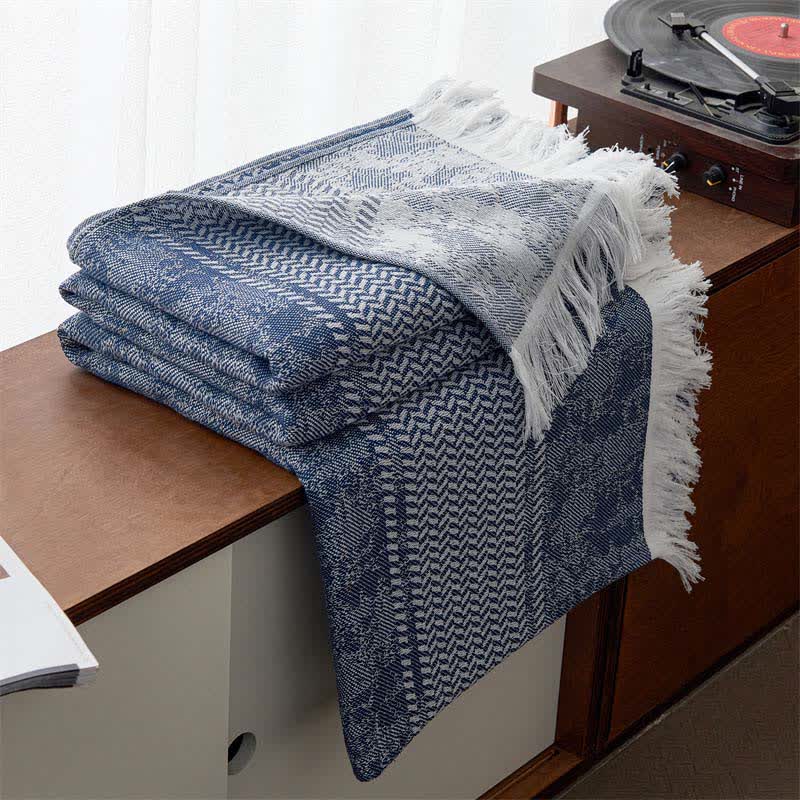 Modern Jacquard Reversible Cotton Tassel Quilt