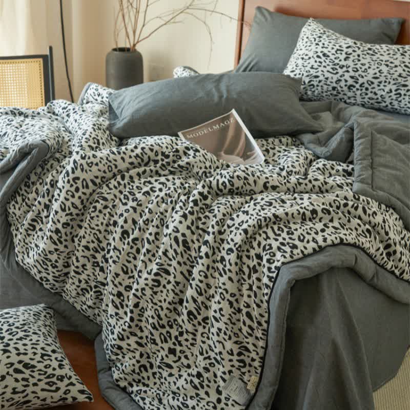 Leopard Print Natural Cotton Gauze Quilt