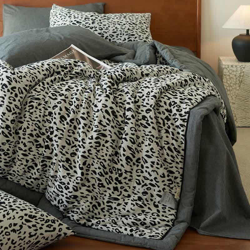 Leopard Print Natural Cotton Gauze Quilt