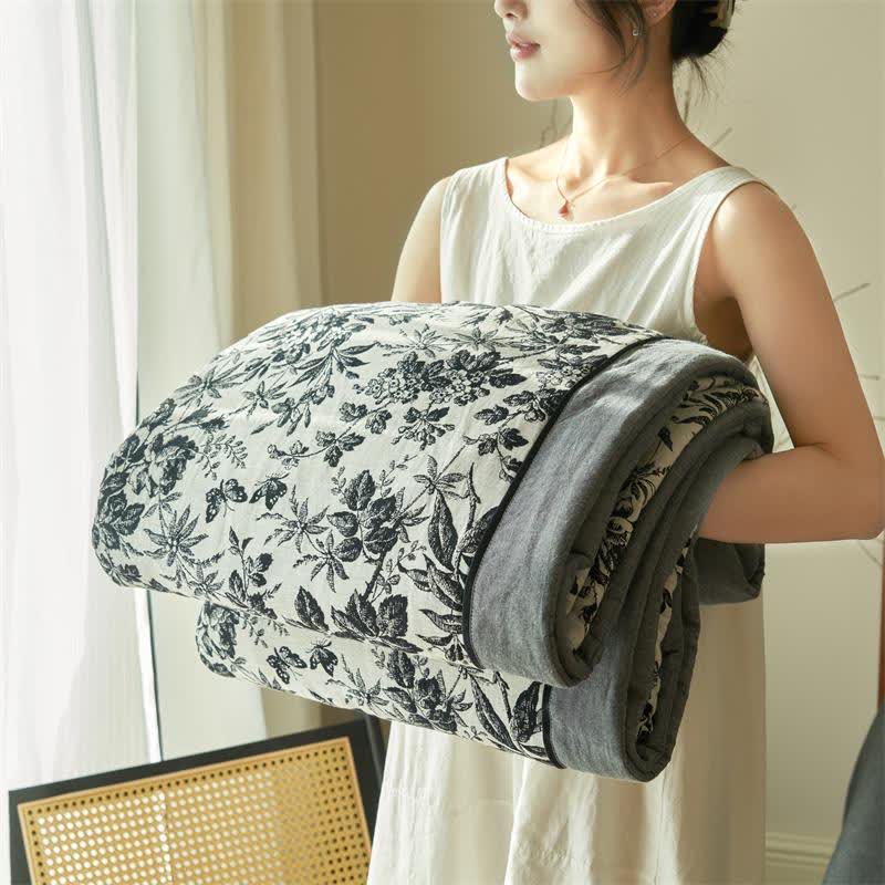Black Camellia Natural Cotton Gauze Quilt