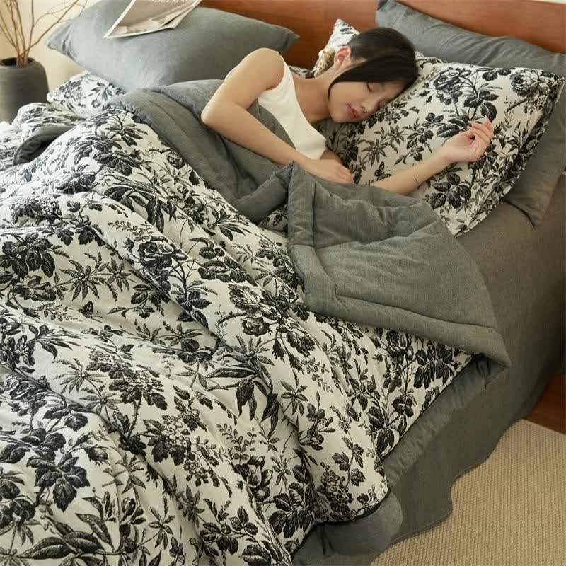 Black Camellia Natural Cotton Gauze Quilt