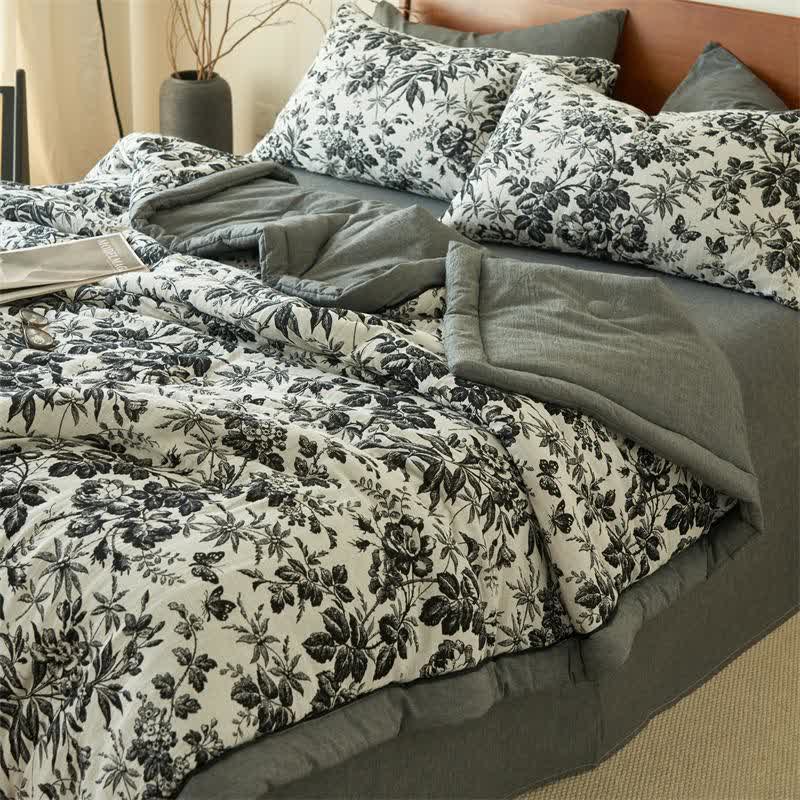 Black Camellia Natural Cotton Gauze Quilt