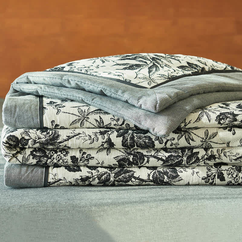 Black Camellia Natural Cotton Gauze Quilt