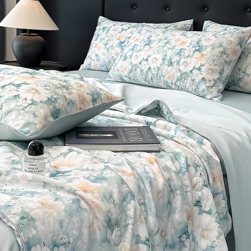 Silky Watercolor Flower Print Natural Quilt