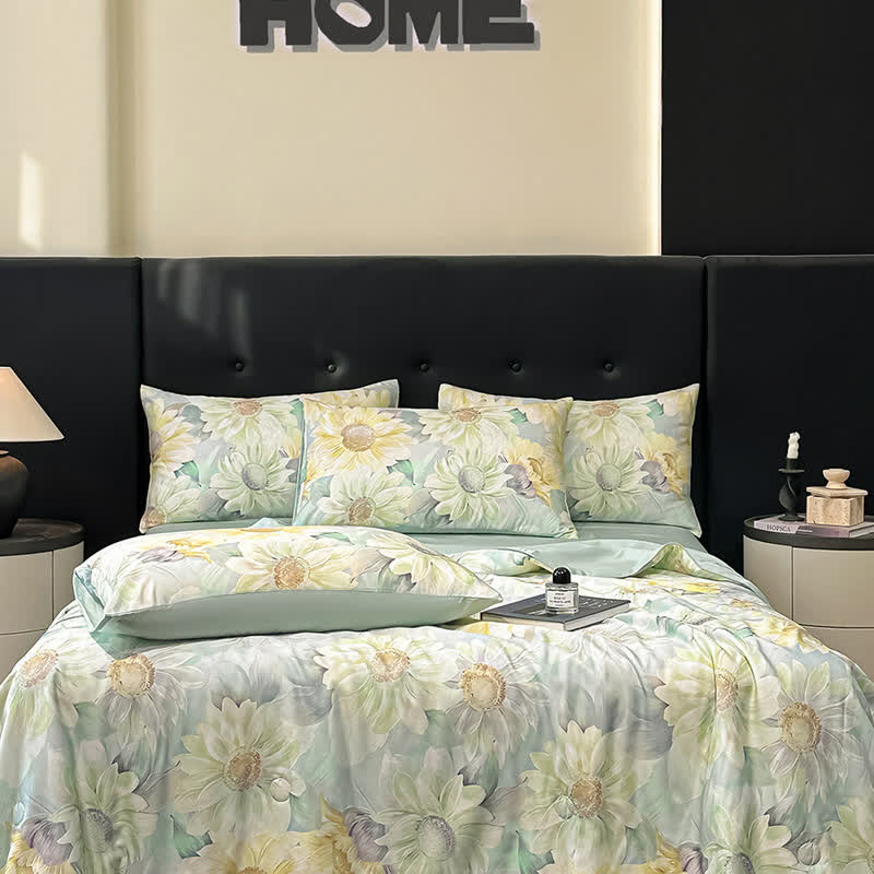 Daisy Print Silky Natural Quilt