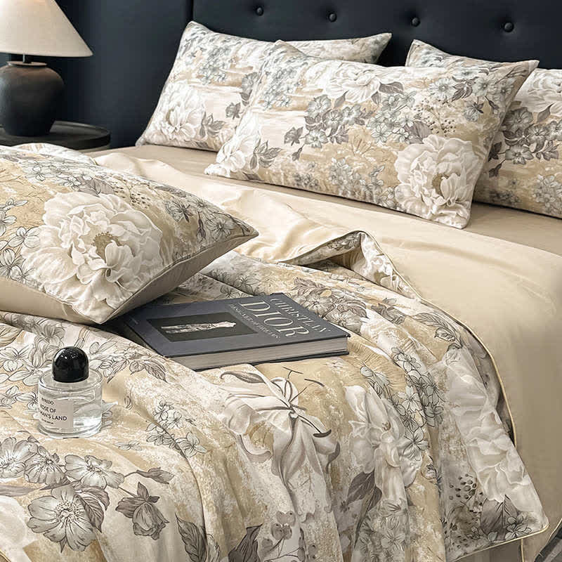 Peony Flourish Print Silky Natural Quilt