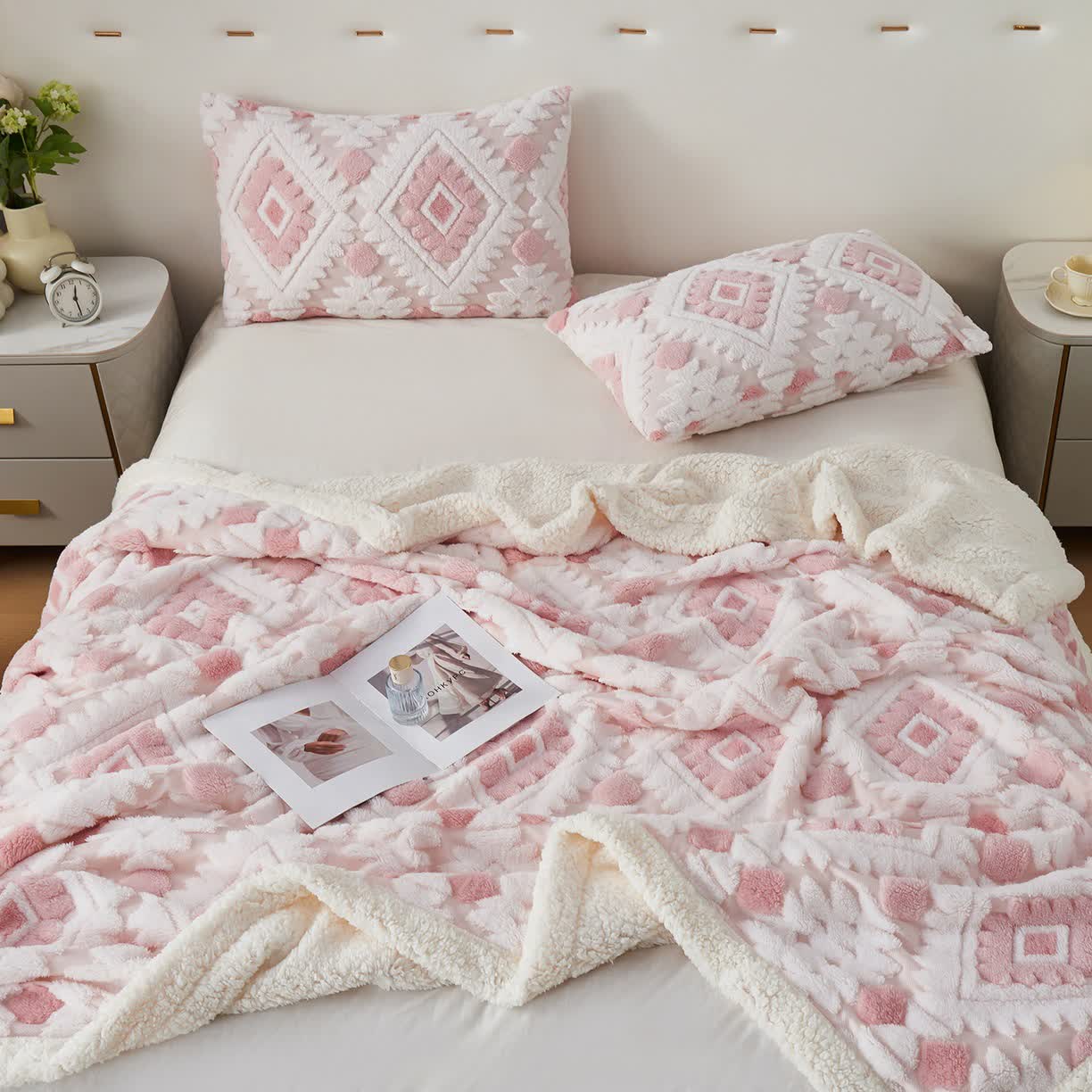 Bohemian Style Jacquard Sherpa Throw Blanket