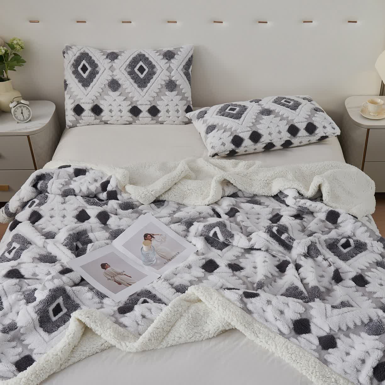 Bohemian Style Jacquard Sherpa Throw Blanket