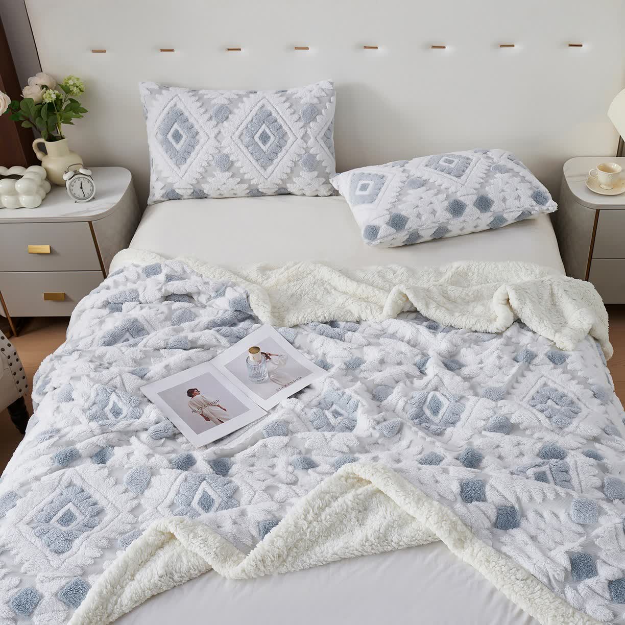 Bohemian Style Jacquard Sherpa Throw Blanket