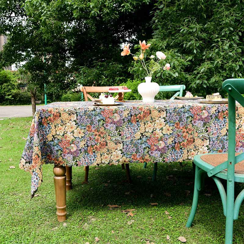 Luxurious Floral Scalloped Edge Tablecloth