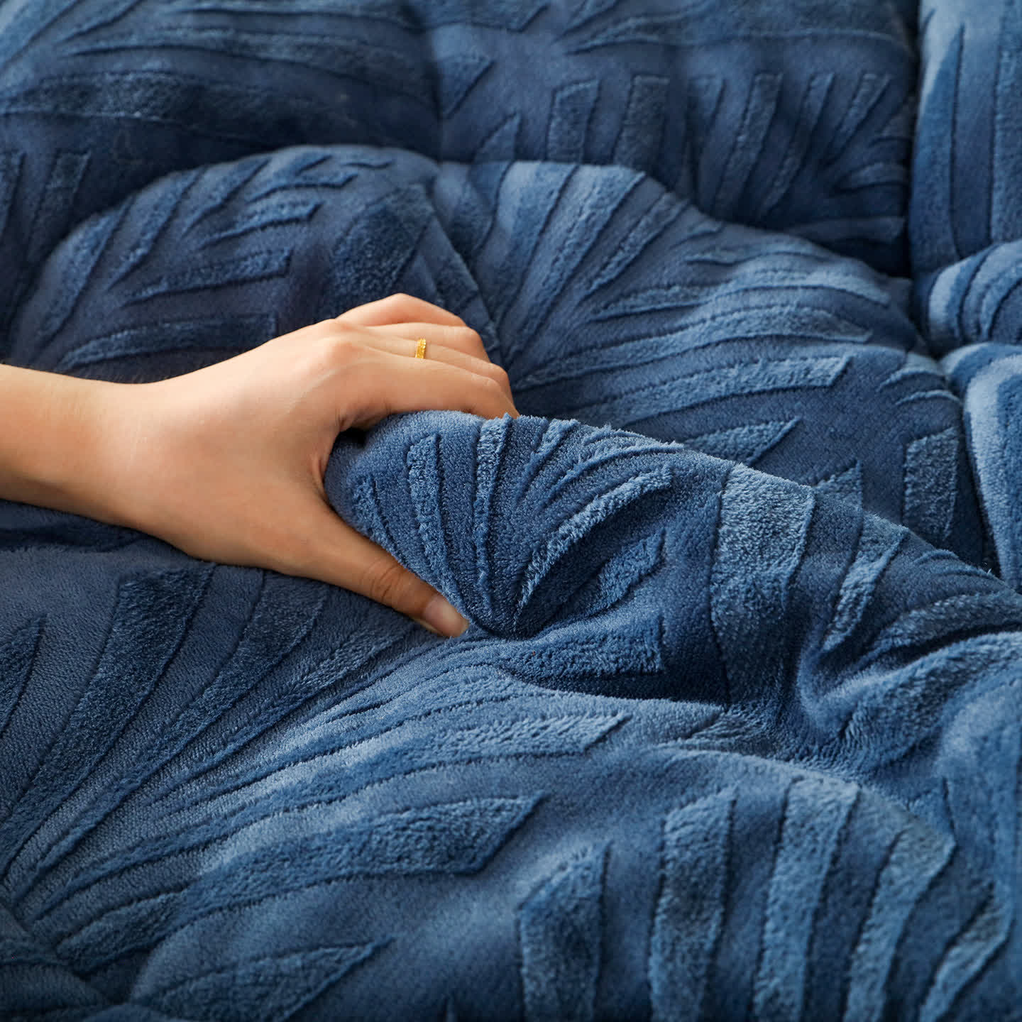 Luxury Embossed Fleece Throw Blanket