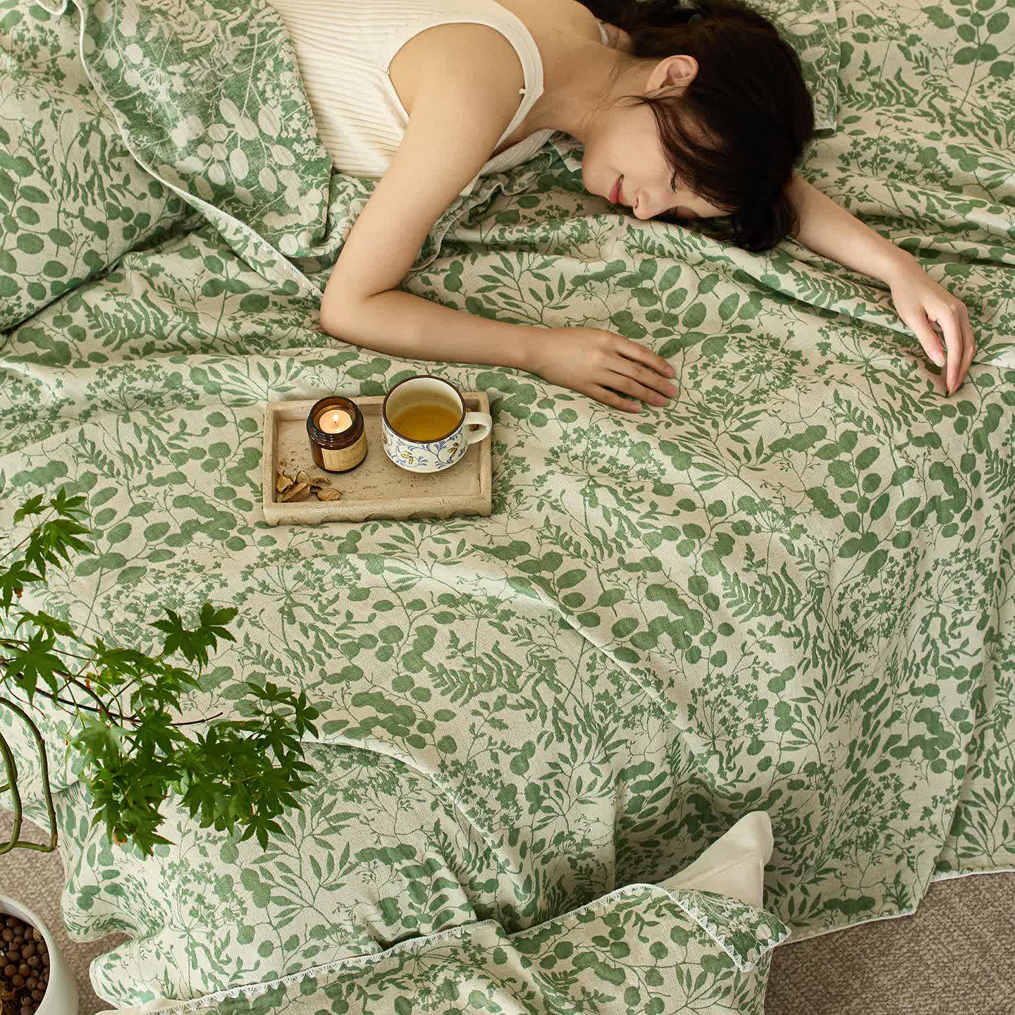 Soft Style Floral Cotton Gauze Quilt