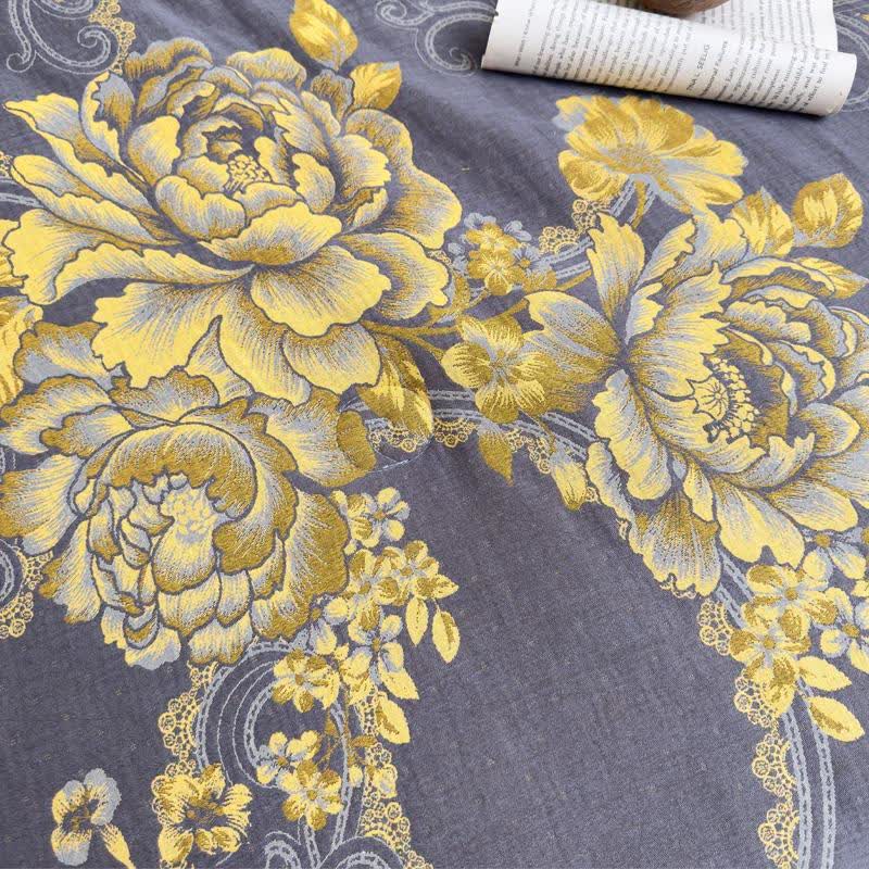 Luxury Peony Cotton Gauze Jacquard Quilt